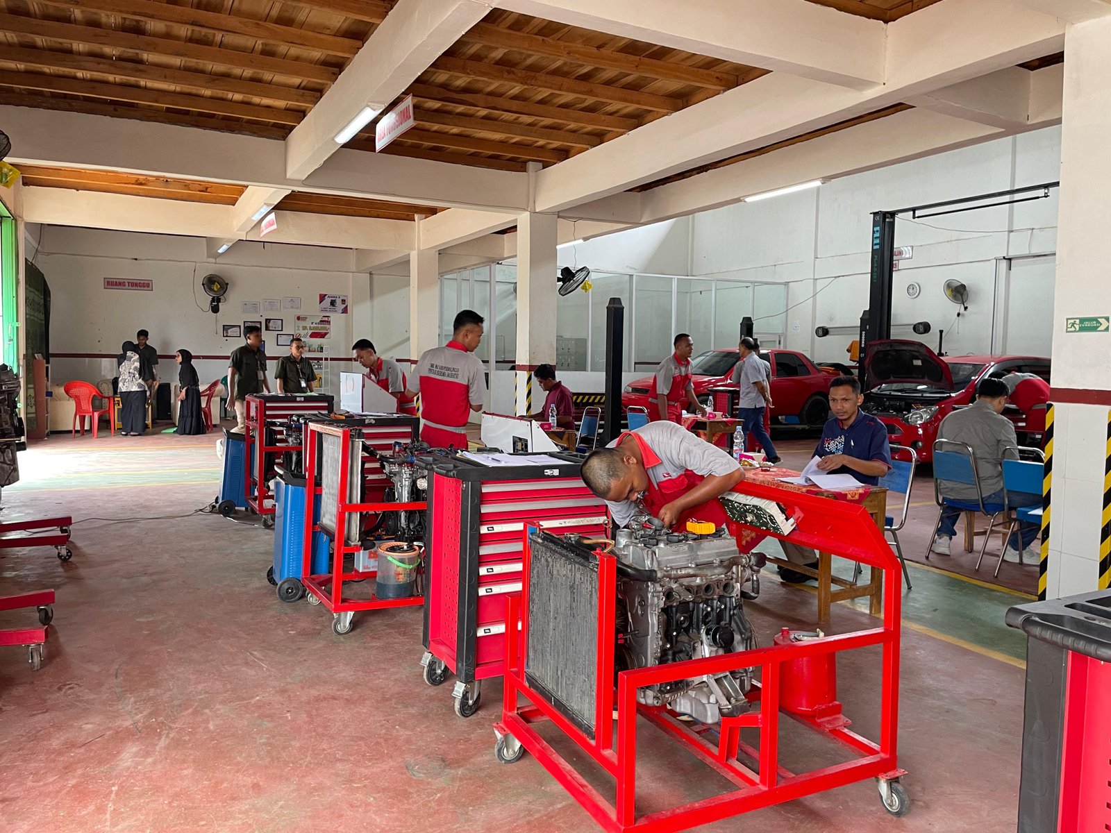 UJI KOMPETENSI KEAHLIAN TEKNIK KENDARAAN RINGAN OTOMOTIF BERSAMA LSP-TO P3 T.A 2025/2026